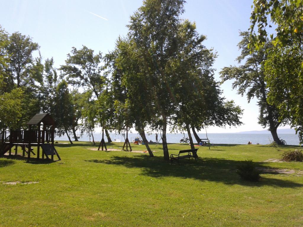 Ferienwohnung Kek Kucko Vendeghaz Fonyód Zimmer foto
